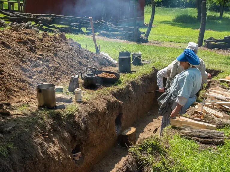 1776 Kitchen, Trench Kitchen